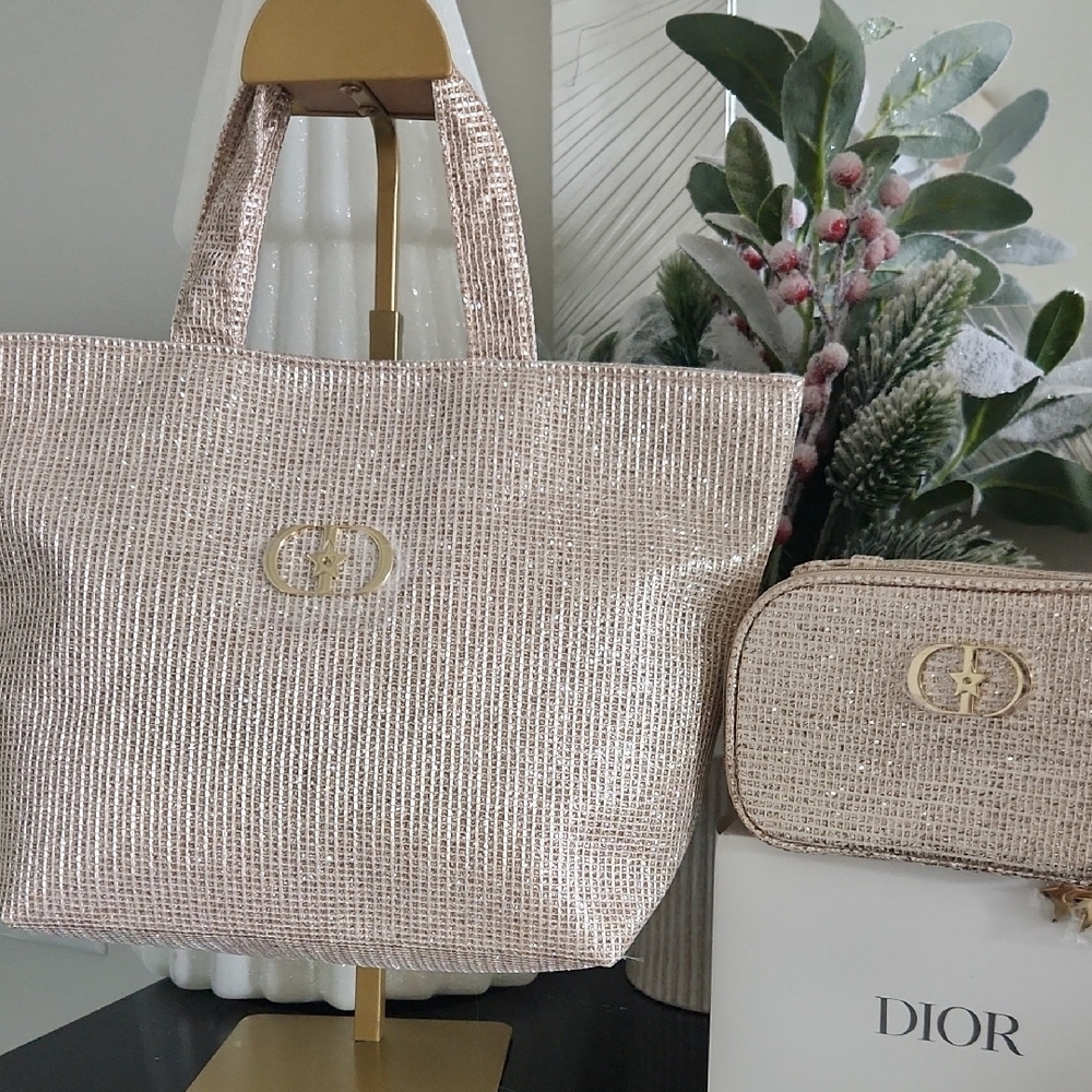 Shimmering Gold Tote and Pouch Set..Perfect For Travel, Gym, Car, Work! - Picture 2 of 7